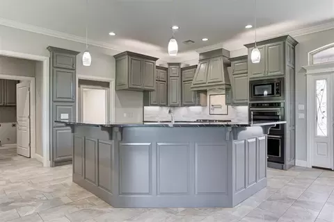 Kitchen - 516 Kings Ct, Tuttle, OK 73089 photo 1 of 7