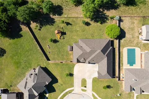 View/Area - 516 Kings Ct, Tuttle, OK 73089 photo 3 of 3