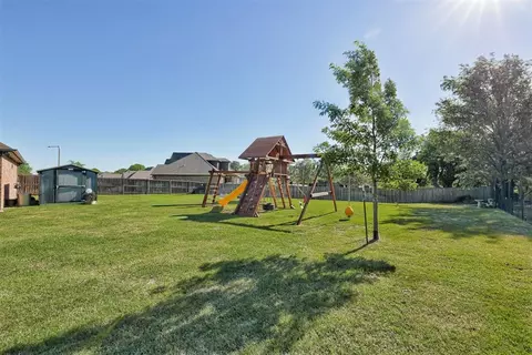 Exterior - 516 Kings Ct, Tuttle, OK 73089 photo 3 of 5