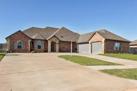 516 Kings Ct, Tuttle, OK 73089