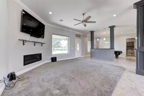 Living - 516 Kings Ct, Tuttle, OK 73089 photo 4 of 4