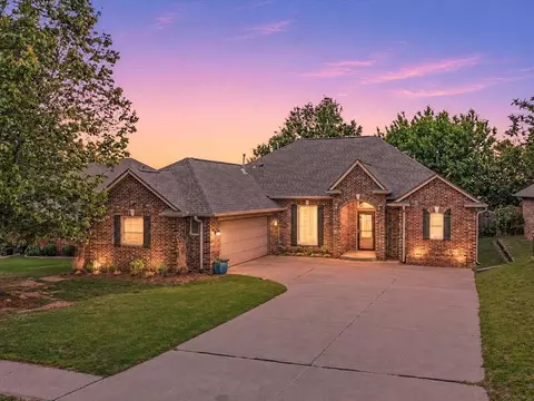 745 Martina Ln, Edmond, OK 73034
