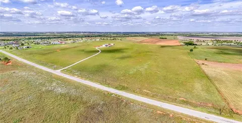 24239 E 1040 County Rd, Weatherford, OK 73096