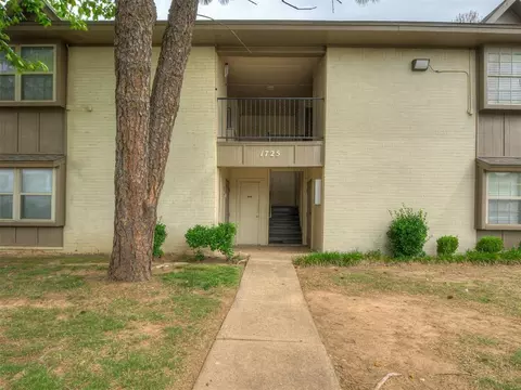1725 E Lindsey St #2, Norman, OK 73071