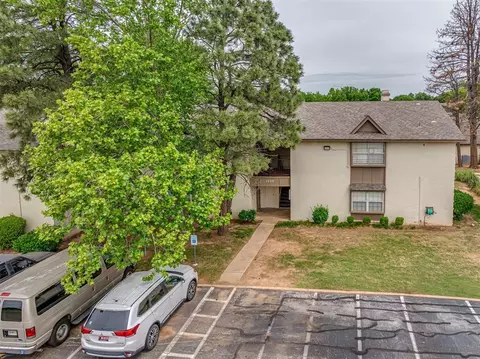 1725 E Lindsey St #2, Norman, OK 73071