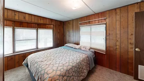 Bedroom - 5799 Cedar Ridge Rd, Kingston, OK 73439 photo 2 of 3