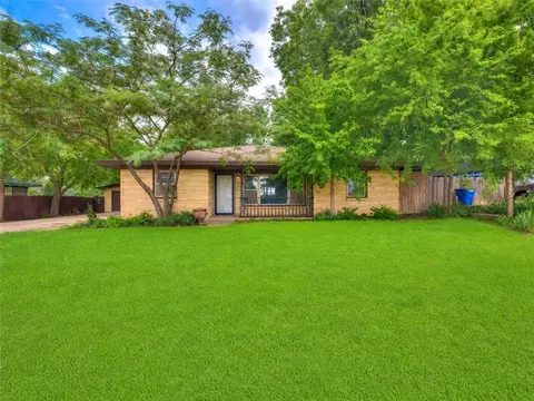 2016 W Noble Ave, Guthrie, OK 73044