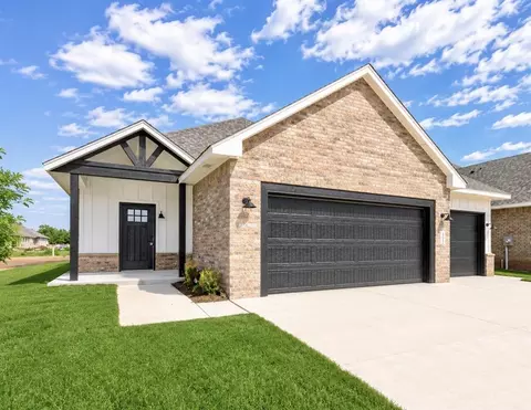 10621 SW 18th St, Yukon, OK 73099