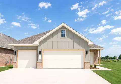 10617 SW 18th St, Yukon, OK 73099