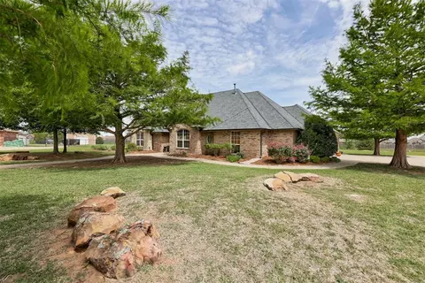 336 NE Angela Cir, Piedmont, OK 73078