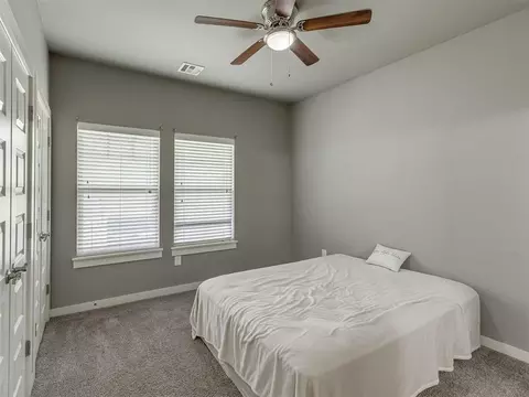 Bedroom - 4900 Cedar Mill Rd, Choctaw, OK 73020 photo 8 of 10