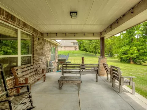 Exterior - 4900 Cedar Mill Rd, Choctaw, OK 73020 photo 5 of 9