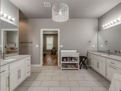 Bath - 4900 Cedar Mill Rd, Choctaw, OK 73020 photo 3 of 10
