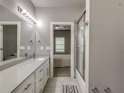 Bath - 4900 Cedar Mill Rd, Choctaw, OK 73020 photo 6 of 10