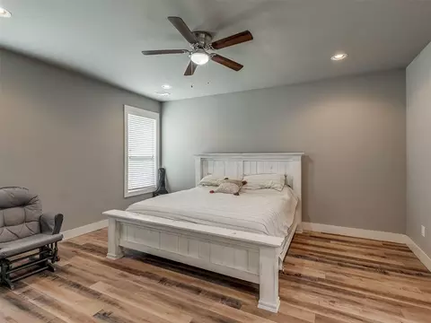 Bedroom - 4900 Cedar Mill Rd, Choctaw, OK 73020 photo 1 of 10