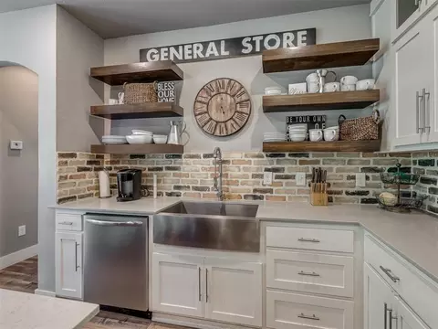 Kitchen - 4900 Cedar Mill Rd, Choctaw, OK 73020 photo 4 of 6