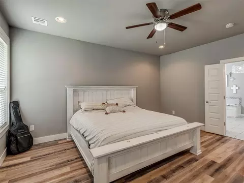 Bedroom - 4900 Cedar Mill Rd, Choctaw, OK 73020 photo 2 of 10