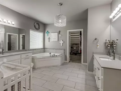 Bath - 4900 Cedar Mill Rd, Choctaw, OK 73020 photo 1 of 10