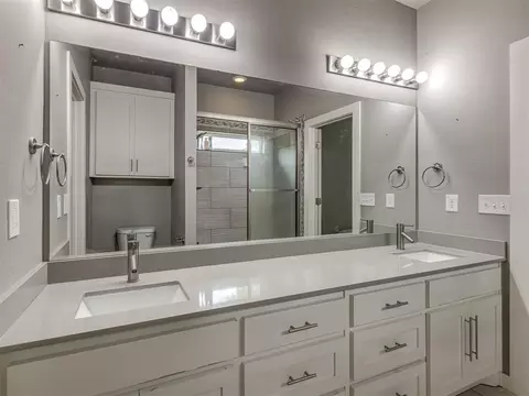Bath - 4900 Cedar Mill Rd, Choctaw, OK 73020 photo 7 of 10