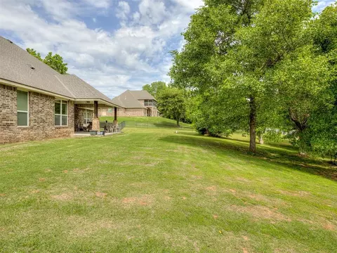 Exterior - 4900 Cedar Mill Rd, Choctaw, OK 73020 photo 6 of 9