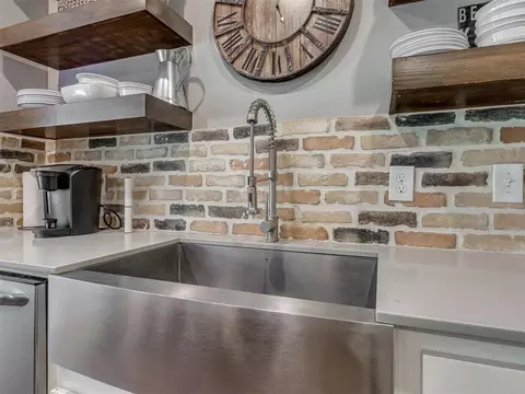 Kitchen - 4900 Cedar Mill Rd, Choctaw, OK 73020 photo 5 of 6