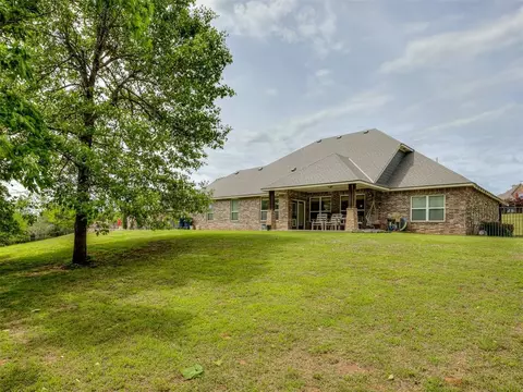 Exterior - 4900 Cedar Mill Rd, Choctaw, OK 73020 photo 8 of 9
