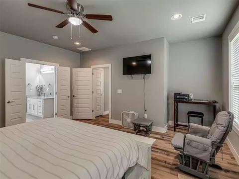 Bedroom - 4900 Cedar Mill Rd, Choctaw, OK 73020 photo 3 of 10