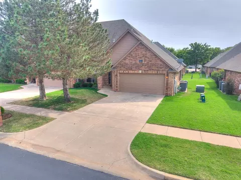 3208 Conestoga Dr #1, Norman, OK 73072