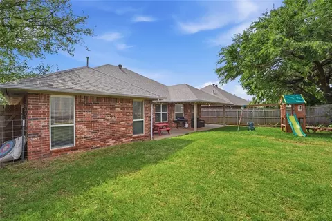 Exterior - 705 Cactus Ct, Yukon, OK 73099 photo 4 of 4