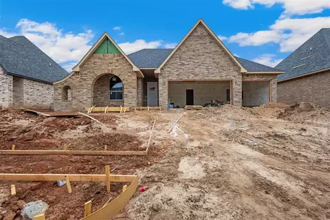 12801 Cobblestone Curve Rd, Oklahoma City, OK 73142