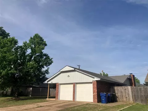 9917 Essex Ave, The Village, OK 73120