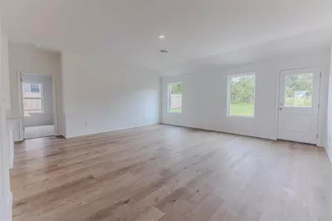 Living - 13414 Dewberry Rd, Mcloud, OK 74851 photo 2 of 2