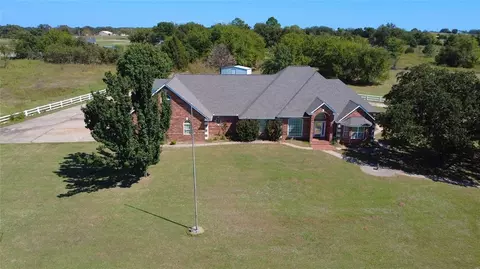 101 Gatlin Dr, Meeker, OK 74855