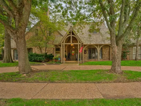 1902 Pin Oak Cir, Norman, OK 73072