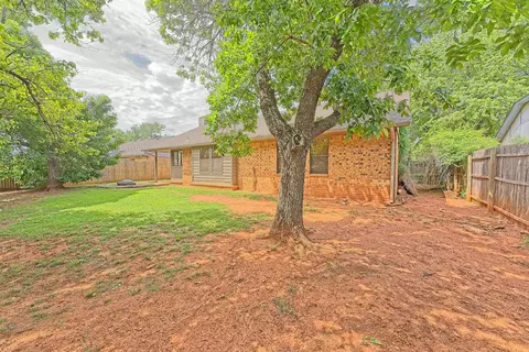 Exterior - 508 Crestview, Edmond, OK 73012 photo 4 of 5