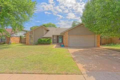 Exterior - 508 Crestview, Edmond, OK 73012 photo 1 of 5