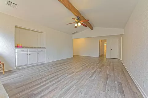 Living - 508 Crestview, Edmond, OK 73012 photo 3 of 5