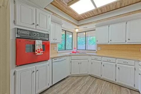 Kitchen - 508 Crestview, Edmond, OK 73012 photo 2 of 2