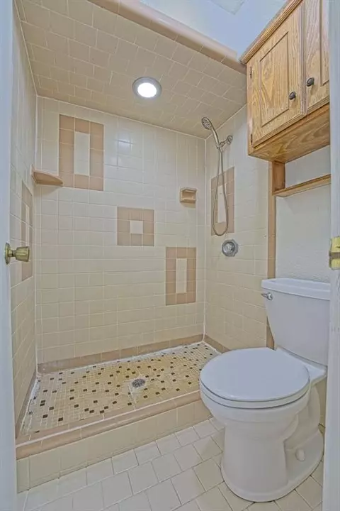 Bath - 508 Crestview, Edmond, OK 73012 photo 2 of 4