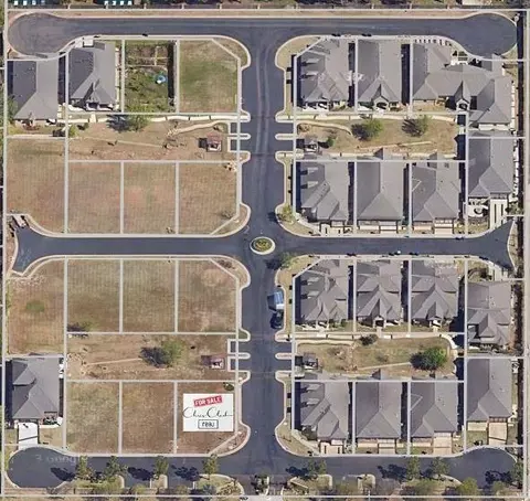 9233 Ruth Dr, Midwest City, OK 73130