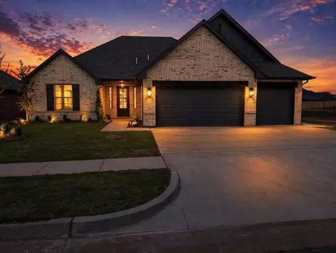 11709 NW 105th St, Yukon, OK 73099