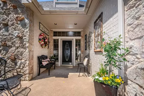 1017 Gulmor Dr, Edmond, OK 73034