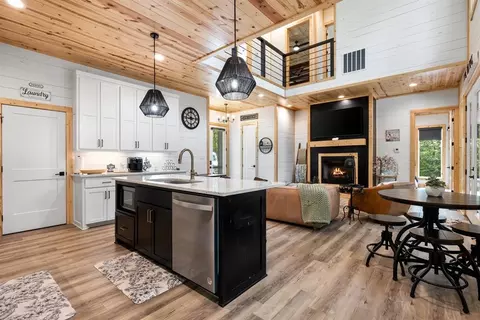 Kitchen - 178 Penner Rd, Broken Bow, OK 74728 photo 4 of 7