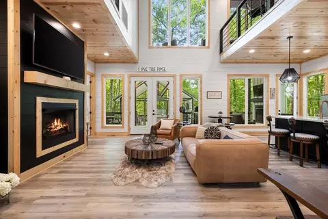 Living - 178 Penner Rd, Broken Bow, OK 74728 photo 5 of 6