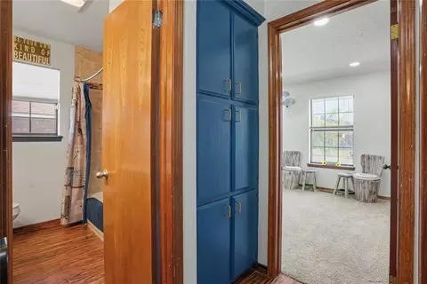 Entry Way - 305 Mallard Cir, Altus, OK 73521 photo 3 of 3