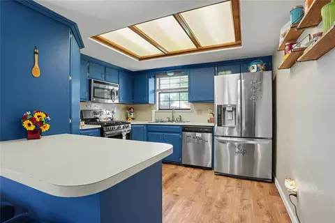 Kitchen - 305 Mallard Cir, Altus, OK 73521 photo 3 of 7
