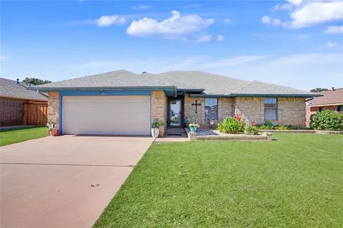 305 Mallard Cir, Altus, OK 73521