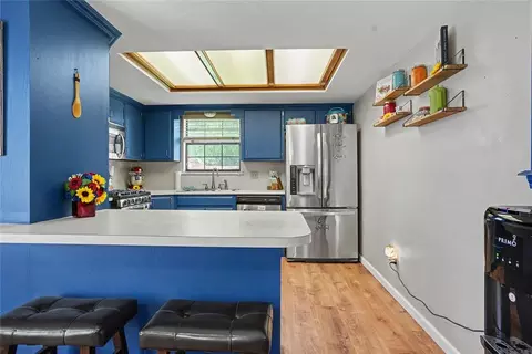 Kitchen - 305 Mallard Cir, Altus, OK 73521 photo 2 of 7