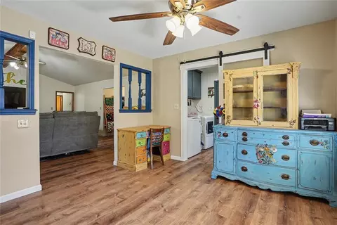 Entry Way - 305 Mallard Cir, Altus, OK 73521 photo 2 of 3