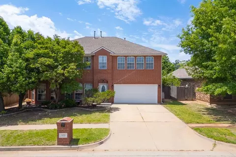 809 Ellsworth Ave, Yukon, OK 73099